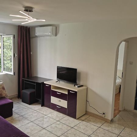 Confortable Cozy Apt Bucharest Room photo